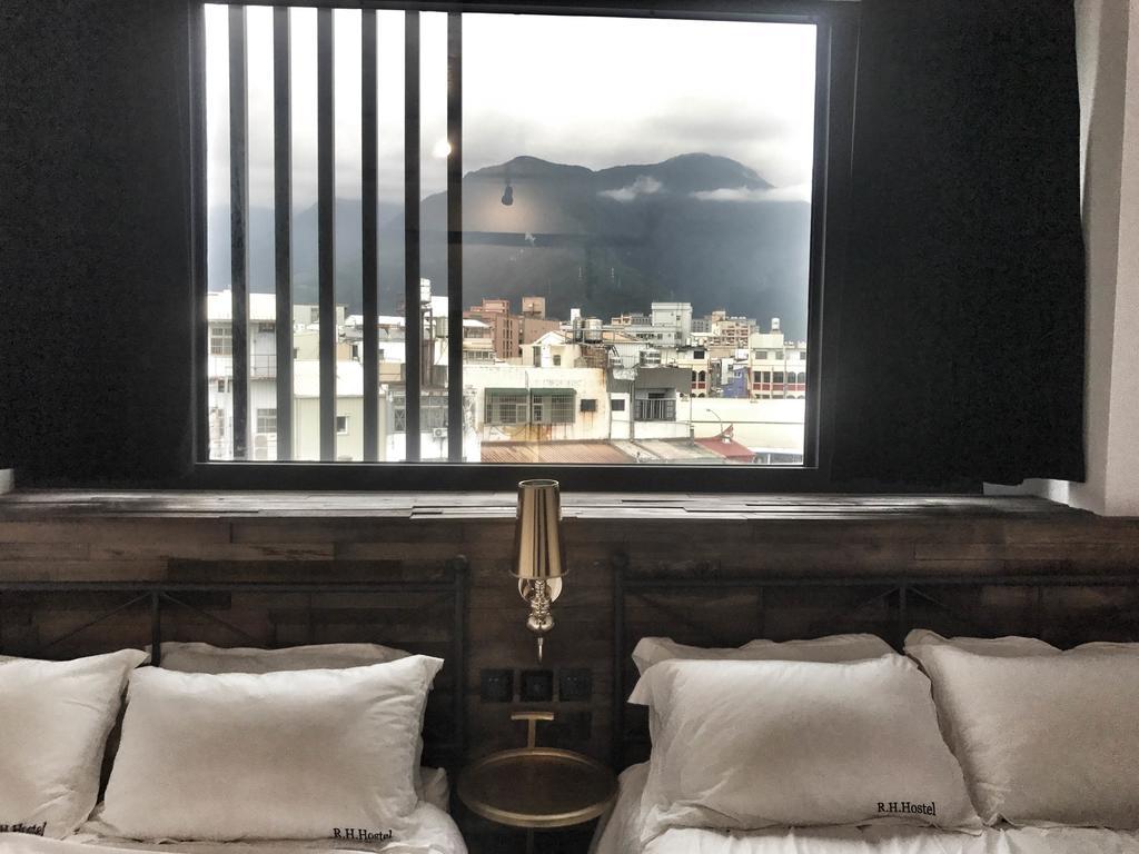 Railway Hualien Hostel ภายนอก รูปภาพ